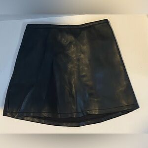 Girls Faux Black Leather Mini Skirt Size 4. Elastic Waistband Pull On